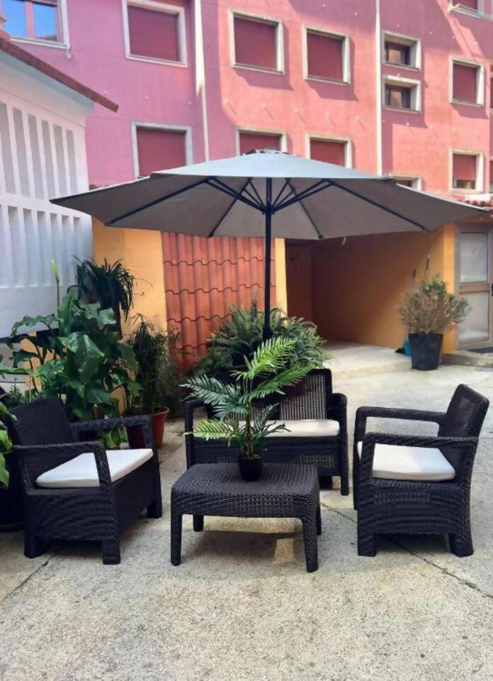 Apartamento Centrico Cerca De La Playa Bueu Luaran gambar