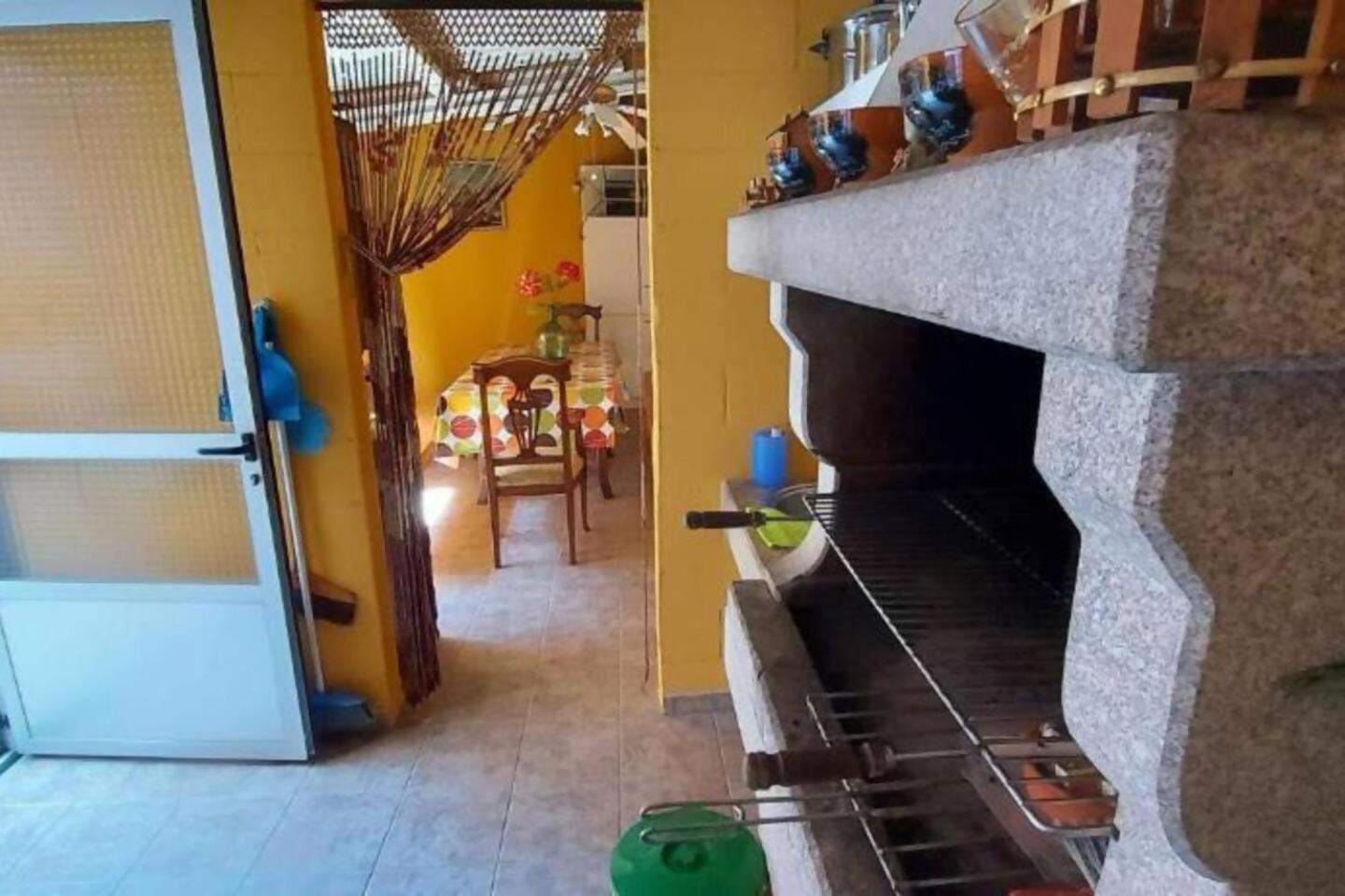 Apartamento Centrico Cerca De La Playa Bueu Luaran gambar