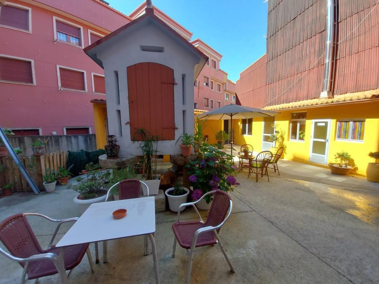 Apartamento Centrico Cerca De La Playa Bueu Luaran gambar