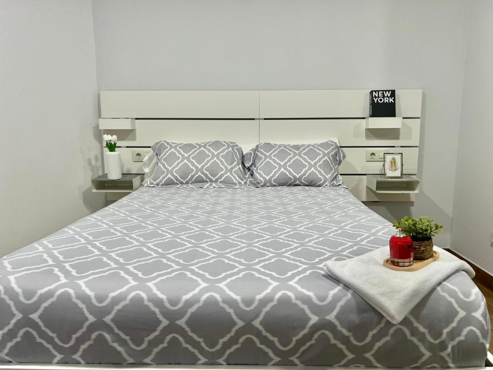 Apartamento Centrico Cerca De La Playa Bueu Luaran gambar